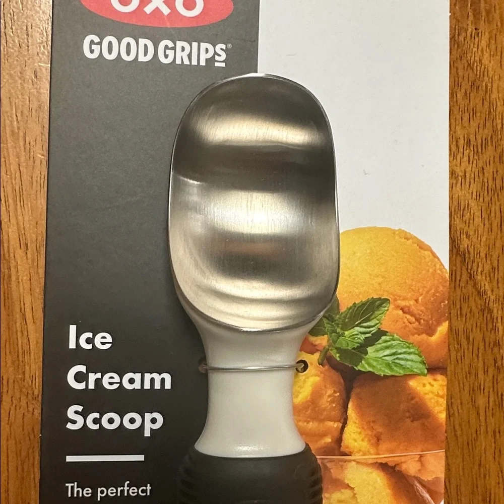 Oxo Good Grips Ice Cream Scoop - Black and Stainless Steel with white neck. NWT